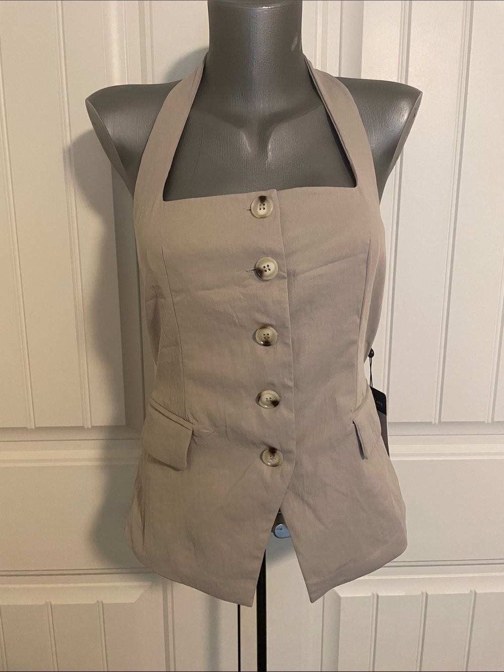 Womens Halter Button-Front Camisole in Light Taupe